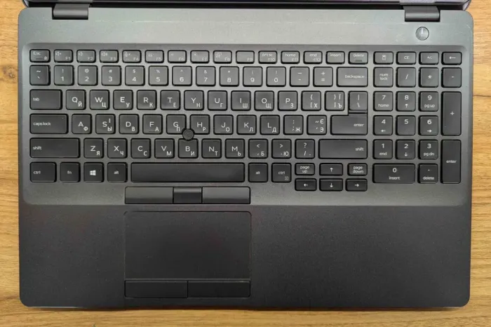 Ноутбук Б-клас Dell Precision 3540 / 15.6" (1920x1080) IPS / Intel Core i5-8365U (4 (8) ядра по 1.6 - 4.1 GHz) / 16 GB DDR4 / 256 GB SSD / AMD Radeon Pro WX 2100, 2 GB GDDR5, 64-bit / WebCam / HDMI / Windows 10 б/в - зображення 4