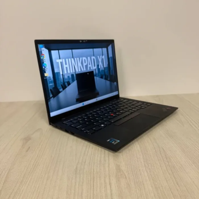 Ультрабук Б-клас Lenovo ThinkPad X1 Carbon Gen 9 / 14" (1920x1200) IPS / Intel Core i7-1165G7 (4 (8) ядра по 2.8 - 4.7 GHz) / 16 GB DDR4 / 512 GB SSD NVMe / Intel Iris Xe Graphics / WebCam б/в - зображення 4