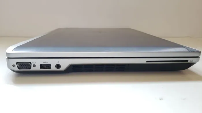 Ноутбук Dell Latitude E6530 / 15.6" (1920x1080) TN / Intel Core i7-3540M (2 (4) ядра по 3.0 - 3.7 GHz) / 8 GB DDR3 / 256 GB SSD / nVidia NVS 5200M, 1 GB DDR3, 64-bit / WebCam б/в - зображення 4