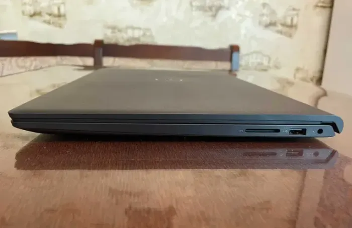 Ультрабук Dell Inspiron 3530 / 15.6" (1920x1080) IPS / Intel Core i5-1334U (10 (12) ядер по 3.4 - 4.6 GHz) / 8 GB DDR4 / 512 GB SSD / Intel Iris Xe Graphics eligible / WebCam б/в - зображення 7