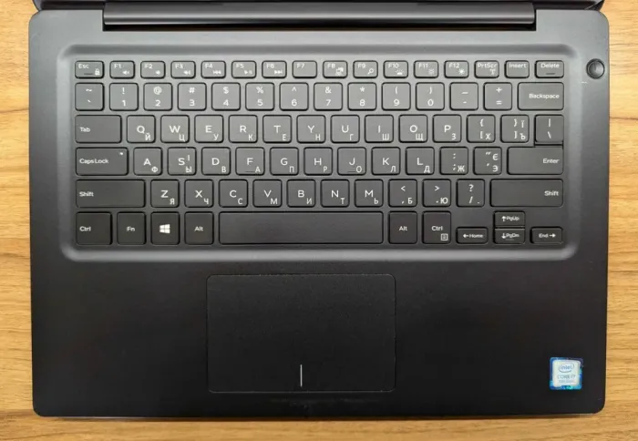 Ультрабук Dell Vostro 5481 / 14" (1920x1080) IPS / Intel Core i7-8565U (4 (8) ядра по 1.8 - 4.6 GHz) / 8 GB DDR4 / 256 GB SSD / Intel UHD Graphics / WebCam / Windows 10 б/в - зображення 3