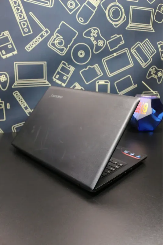 Ноутбук Lenovo IdeaPad 110-15ACL / 15.6" TN / AMD E1-7010 (2 ядра по 1.5GHz) / 4GB DDR3 / 120GB SSD / Radeon R2 Graphics / WebCam б/в - зображення 5