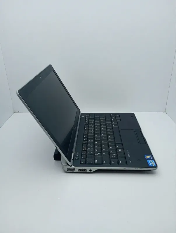 Нетбук Dell Latitude E6230 / 12.5" (1366x768) TN / Intel Core i5-3320M (2 (4) ядра по 2.6 - 3.3 GHz) / 6 GB DDR3 / 250 GB HDD / Intel HD Graphics 4000 / WebCam б/в - зображення 3