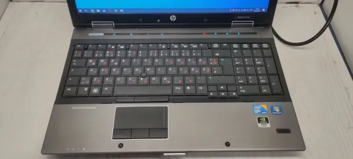 Ноутбук HP EliteBook 8540w / 15.6" (1600x900) TN / Intel Core i5-540M (2 (4) ядра по 2.53 - 3.07 GHz) / 4 GB DDR3 / 320 GB HDD / nVidia Quadro FX 880M, 1 GB DDR3, 128-bit / АКБ не тримає б/в - зображення 3