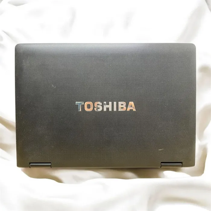 Ноутбук Toshiba Tecra M11 / 14" (1366x768) TN / Intel Core i3-370M (2 (4) ядра по 2.4 GHz) / 4 GB DDR3 / 120 GB SSD / Intel HD Graphics / WebCam б/в - зображення 6