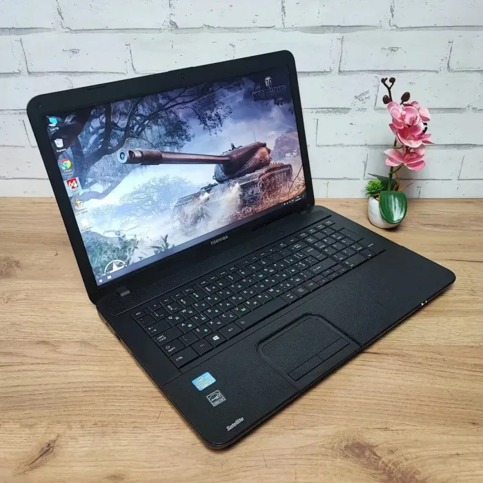 Ноутбук Б-клас Toshiba Satellite C870-182 / 17.3" (1600x900) TN / Intel Core i3-2328M (2 (4) ядра по 2.2 GHz) / 8 GB DDR3 / 128 GB SSD / Intel HD Graphics 3000 / WebCam / DVD-ROM б/в - зображення 3