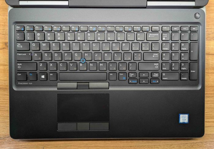 Мобільна робоча станція Dell Precision 7520 / 15,6" (1920x1080) IPS / Intel Xeon E3-1545M v5 (4 (8) ядра по 2,9 - 3,8 ГГц) / 16 ГБ DDR4 / 512 ГБ SSD / nVidia Quadro M2200, 4 ГБ GDDR5, 128-біт / WebCam / Windows 10 б/в - зображення 3