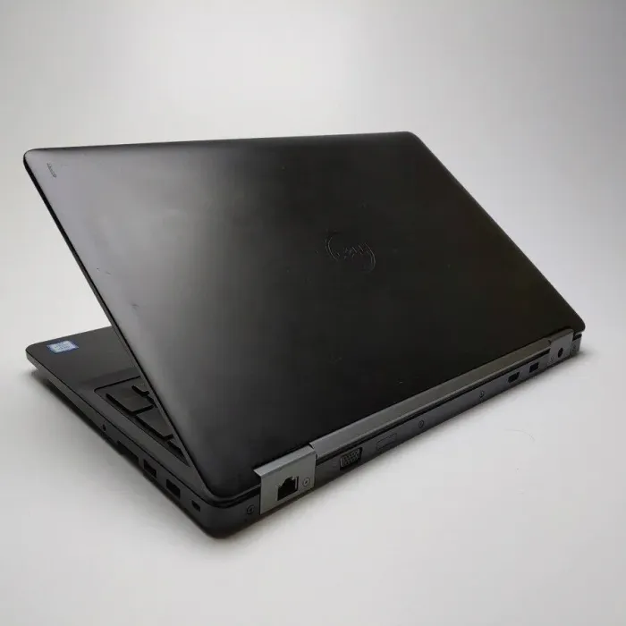 Ігровий ноутбук Dell Latitude E5570 / 15.6" TN / Intel Core i7-6600U (2(4) ядра по 2.6-3.4 GHz) / 8GB DDR4 / 240GB SSD / AMD Radeon R7 M360, 2GB DDR3, 64-bit / WebCam / Win 10 Pro б/в - зображення 7