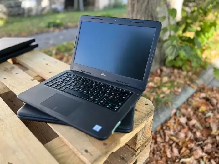 Ультрабук Dell latitude 3310 / 13.3" (1366x768) TN / Intel Core i3-8145U (2 (4) ядра по 2.1 - 3.9 GHz) / 8 GB DDR4 / 256 GB SSD / Intel UHD Graphics 620 / WebCam / Win 10 Lic б/в - зображення 4