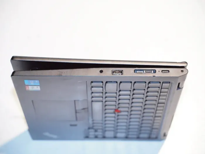 Ультрабук-трансформер Lenovo Thinkpad L13 Yoga Gen 2 / 13.3" (1920x1200) IPS Touch / Intel Core i5-1135G7 (4 (8) ядра по 2.4 - 4.2 GHz) / 8 GB DDR4 / 256 GB SSD M.2 / Intel Iris Xe Graphics / WebCam / Стилус / Win 11 б/в - зображення 4