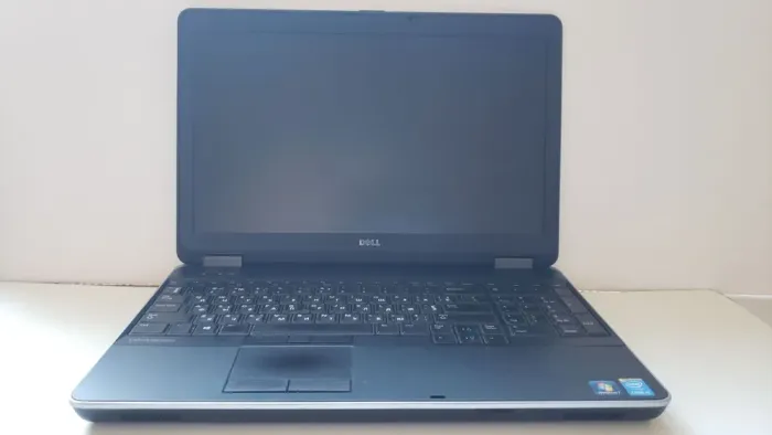 Ноутбук Dell Latitude E6540 / 15.6" (1366x768) TN / Intel Core i5-4200M (2 (4) ядра по 2.5 - 3.1 GHz) / 8 GB DDR3 / 128 GB SSD + 750 GB HDD / Intel HD Graphics 4600 / WebCam б/в - зображення 2