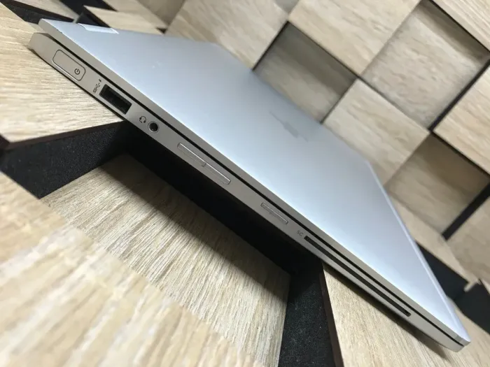 Ноутбук-трансформер Б-клас HP EliteBook x360 1030 G2 / 13.3" (1920x1080) IPS Touch / Intel Core i5-7300U (2 (4) ядра по 2.6 - 3.5 GHz) / 8 GB DDR4 / 256 GB SSD M.2 / Intel HD Graphics 620 / WebCam / Fingerprint б/в - зображення 5