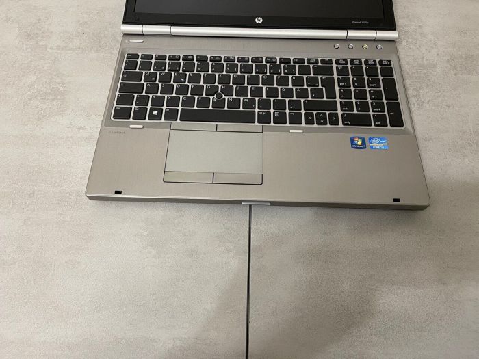 Ноутбук HP EliteBook 8570p / 15.6" (1920x1080) TN / Intel Core i5-3320M (2 (4) ядра по 2.6 - 3.3 GHz) / 8 GB DDR3 / 256 GB SSD / Intel HD Graphics 4000 / DVD-ROM б/в - изображение 4