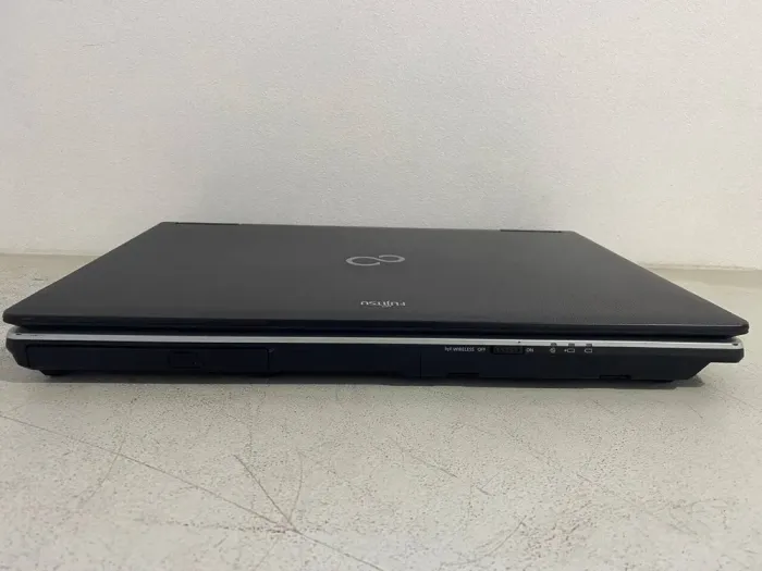 Мобільна робоча станція Fujitsu Celsius H910 / 17.3" (1920x1080) TN / Intel Core i7-2920XM (4 (8) ядра по 2.5 - 3.6 GHz) / 32 GB DDR3 / 256 GB SSD + 500 GB HDD / nVidia Quadro 4000M, 2 GB GDDR5, 256-bit / WebCam б/в - зображення 5