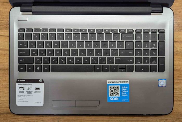 Ноутбук HP 15-ay041wm / 15.6" (1366x768) TN Touch / Intel Core i3-6100U (2 (4) ядра по 2.3 GHz) / 8 GB DDR4 / 180 GB SSD / Intel HD Graphics 520 / WebCam / Windows 10 б/в - зображення 3