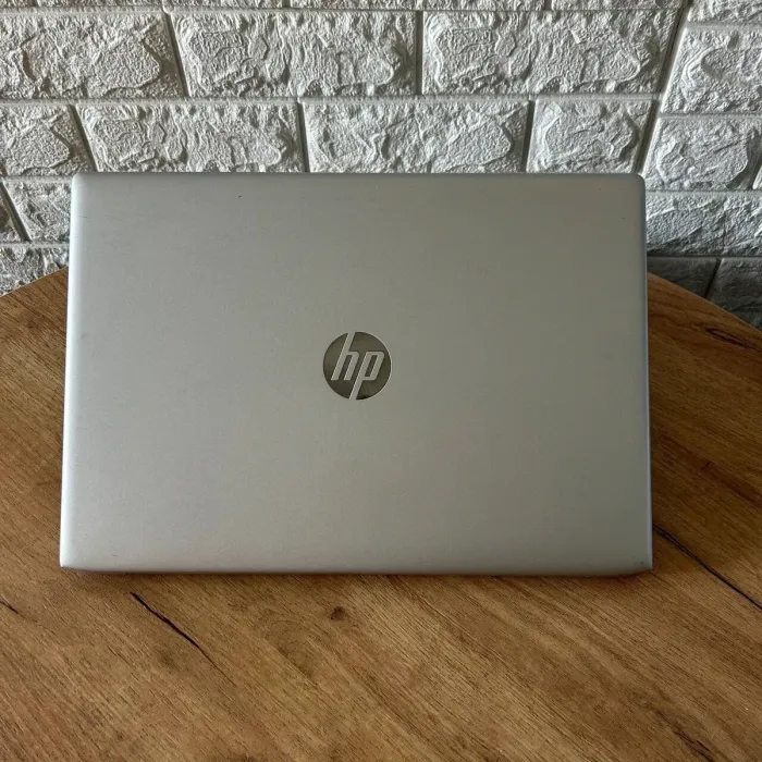 Ноутбук Б-клас HP ProBook 450 G5 / 15.6" (1366x768) TN Touch / Intel Core i5-8250U (4 (8) ядра по 1.6 - 3.4 GHz) / 8 GB DDR4 / 512 GB SSD / Intel UHD Graphics 620 / WebCam б/в - зображення 3