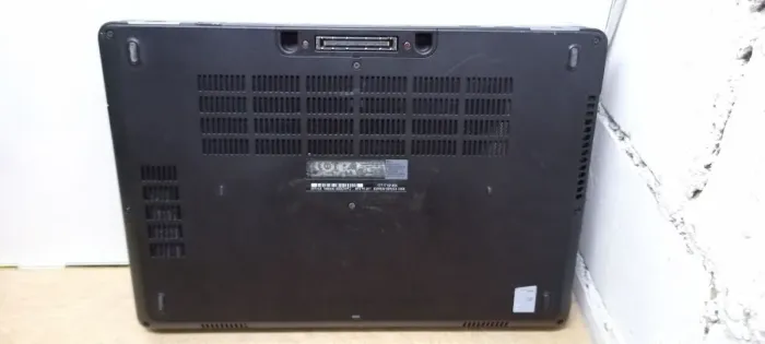 Ультрабук Б-клас Dell Latitude E5470 / 14" (1920x1080) IPS Touch / Intel Core i5-6440HQ (4 ядра по 2.6 - 3.5 GHz) / 8 GB DDR4 / 256 GB SSD / Intel HD Graphics 530 / WebCam б/в - зображення 9