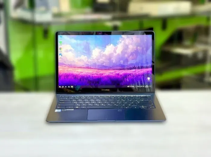 Ультрабук Asus ZenBook UX490U / 14" (1920x1080) IPS / Intel Core i5-7200U (2 (4) ядра по 2.5 - 3.1 GHz) / 8 GB DDR4 / 256 GB SSD / Intel HD Graphics 620 / WebCam / Win 10 Pro б/в - зображення 2