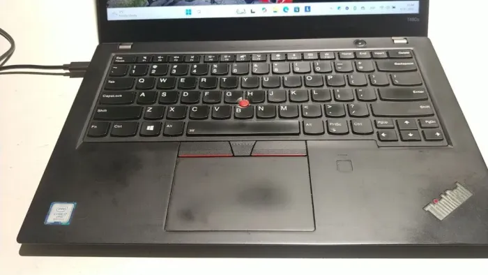 Ультрабук Б-клас Lenovo ThinkPad T480s / 14" (2560x1440) IPS / Intel Core i7-8650U (4 (8) ядра по 1.9 - 4.2 GHz) / 16 GB DDR4 / 240 GB SSD / Intel UHD Graphics 620 / WebCam б/в - зображення 4