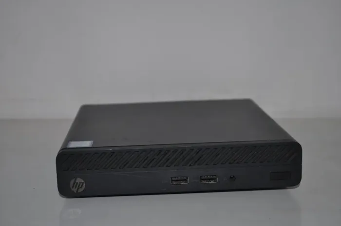 Неттоп HP 260 G3 Desktop Mini PC USFF / Intel Core i3-7130U (2 (4) ядра по 2,7 ГГц) / 8 ГБ DDR4 / 240 ГБ SSD M.2 / Intel HD Graphics 620 / Wi-Fi / Блок живлення б/в - зображення 2