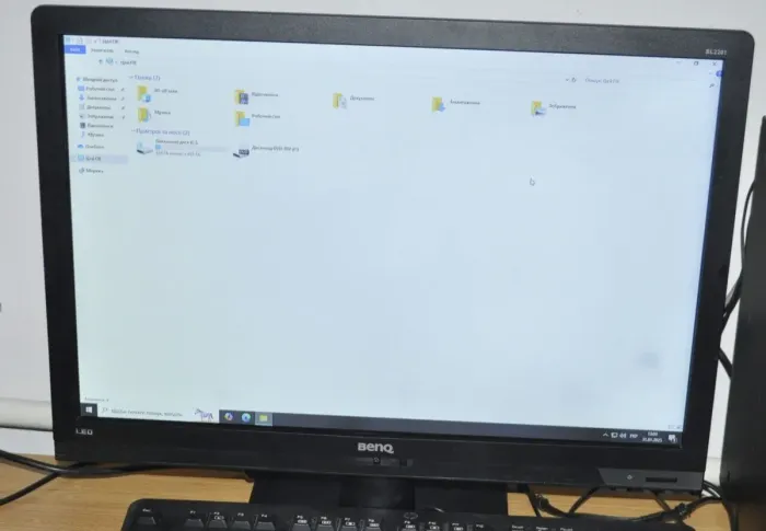 Комплект ПК: Fujitsu D757 E90 SFF / Intel Core i5-6500 (4 ядра по 3.2 - 3.6 GHz) / 8 GB DDR4 / 120 GB SSD + 320 GB HDD / Intel HD Graphics 530 / DVD-ROM + Монітор Б-клас BenQ BL2201PT / 22" (1680x1050) TN + Windows 11 Pro б/в - зображення 13
