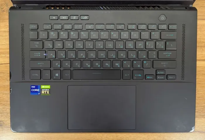 Ігровий ноутбук Б-класу Asus ROG Zephyrus M16 GU603ZW / 16" (1920x1200) IPS / Intel Core i9-12900H (14 (20) ядер по 3,8 - 5,0 ГГц) / 16 ГБ DDR5 / 512 ГБ SSD / nVidia GeForce RTX 3070 Ti, 8 ГБ GDDR6X, 256-bit / WebCam / Windows 11 б/в - зображення 4