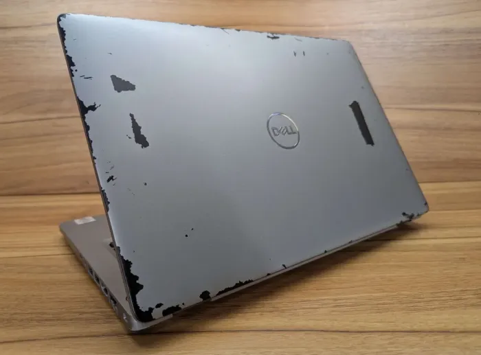 Ультрабук Б-клас Dell Latitude 5411 / 14" (1920x1080) IPS / Intel Core i7-10850H (6 (12) ядер по 2.7 - 5.1 GHz) / 16 GB DDR4 / 256 GB SSD / Intel UHD Graphics / WebCam / Windows 10 б/в - зображення 3