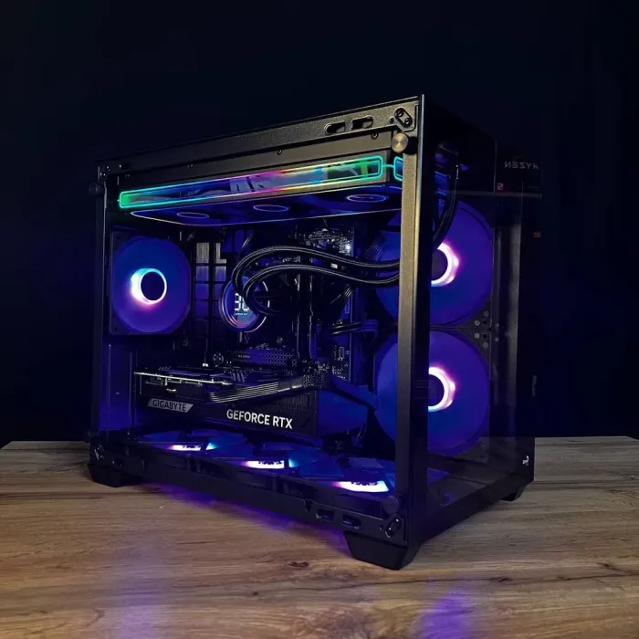 Збірка на замовлення: ігровий ПК AeroCool Dryft Mini Tower / AMD Ryzen 7 7800X3D (8 (16) ядер по 4,2 - 5,0 ГГц) / 32 ГБ DDR5 / 2000 ГБ SSD M.2 / nVidia GeForce RTX 5070, 12 ГБ GDDR7, 192-bit / 750 Вт - зображення 3