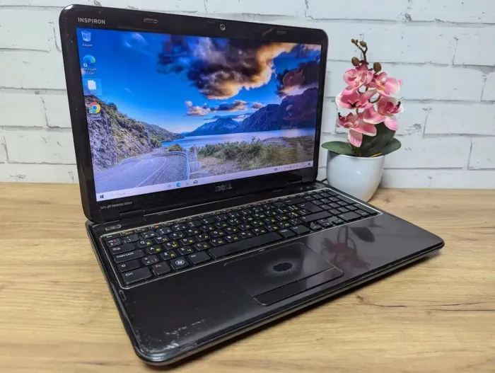 Ноутбук Б-клас Dell Inspiron N5110 / 15.6" (1366x768) TN / Intel Pentium B940 (2 ядра по 2.0 GHz) / 8 GB DDR3 / 128 GB SSD / Intel HD Graphics / WebCam / DVD-ROM / Без АКБб/в - зображення 5