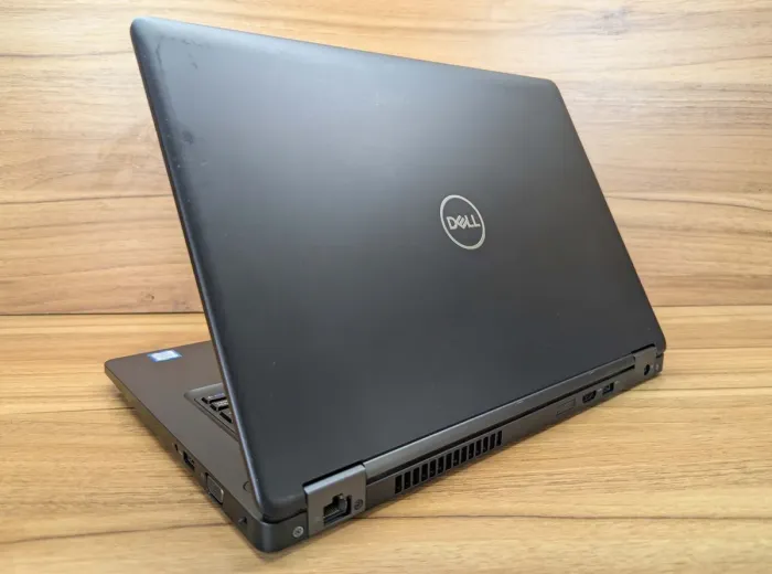 Ультрабук Dell Latitude 5490 / 14" (1366x768) TN / Intel Core i7-8650U (4 (8) ядра по 1.9 - 4.2 GHz) / 16 GB DDR4 / 512 GB SSD / Intel UHD Graphics 620 / WebCam / Windows 10 б/в - зображення 7
