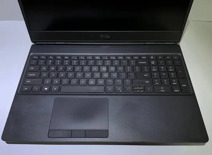 Ноутбук Dell Precision 7550 / 15.6" (1920x1080) IPS / Intel Core i5-10400H (4 (8) ядра по 2.6 - 4.6 GHz) / 16 GB DDR4 / 256 GB SSD / Intel UHD Graphics / WebCam б/в - зображення 3