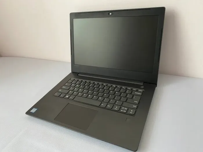 Ноутбук Б-клас Lenovo V330-14IKB 81B0 / 14" (1920x1080) TN / Intel Core i5-8250U (4 (8) ядра по 1.6 - 3.4 GHz) / 8 GB DDR4 / 256 GB SSD / Intel UHD Graphics 620 / WebCam б/в - зображення 3