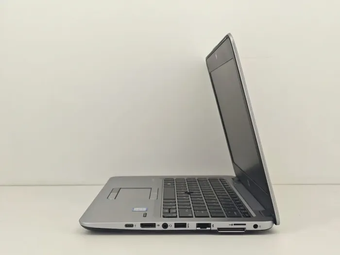 Нетбук HP EliteBook 820 G3 / 12.5" (1920x1080) TN / Intel Core i5-6300U (2 (4) ядра по 2.4 - 3.0 GHz) / 8 GB DDR4 / 256 GB SSD / Intel HD Graphics 520 / WebCam б/в - зображення 5