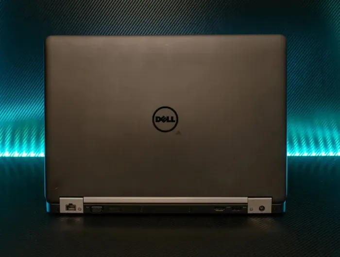 Ноутбук Б-клас Dell Latitude 3570 / 15.6" TN / Core i5-6200U (2(4) ядра по 2.3-2.8GHz) / 4GB DDR3 / 500GB HDD /HD Graphics 520 / WebCam / HDMI б/в - зображення 5