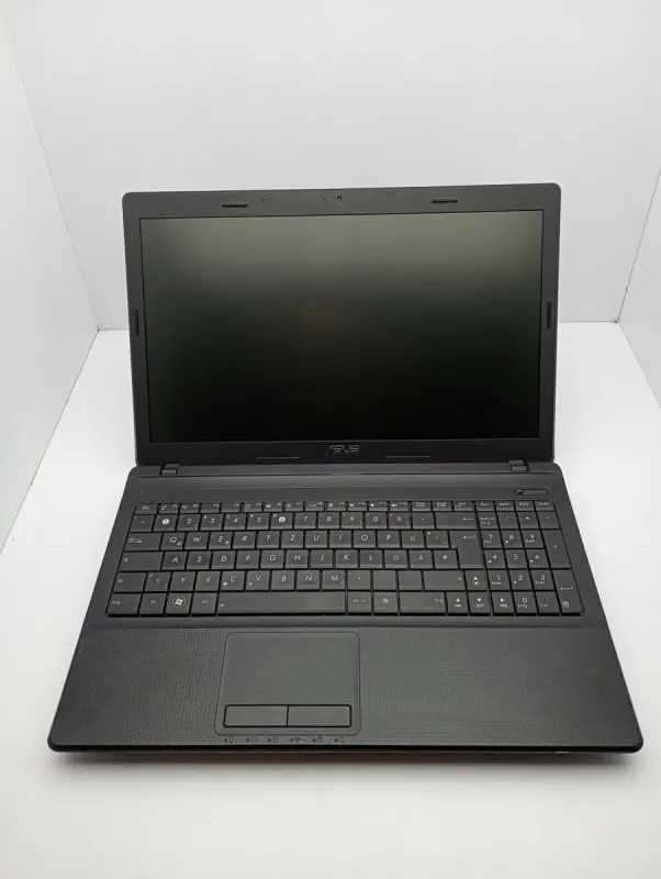 Ноутбук Asus k54 / 15.6" (1366x768) TN / Intel Core i5-2540M (2 (4) ядра по 2.6 - 3.3 GHz) / 6 GB DDR3 / 640 GB HDD / Intel HD Graphics 3000 / HDMI / WebCam б/в - зображення 2