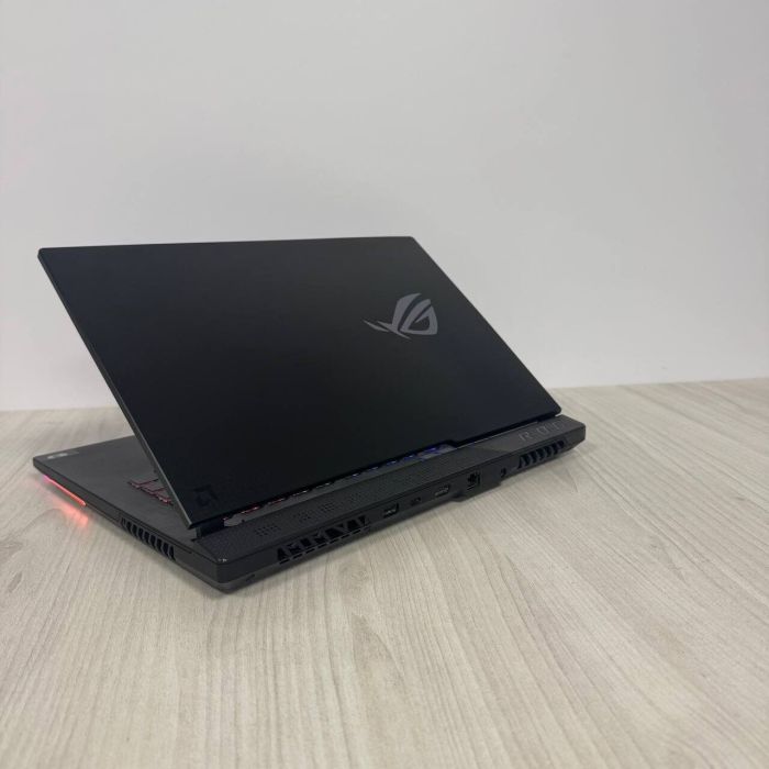 Ігровий ноутбук Б-класу Asus ROG Strix G15 Advantage Edition G513QY / 15.6" (1920x1080) IPS / AMD Ryzen 9 5900HX (8 (16) ядер по 3,3 - 4,6 ГГц) / 16 ГБ DDR4 / 512 ГБ SSD NVMe / AMD Radeon RX 6800M, 12 ГБ GDDR6, 192-біт б/в - зображення 6