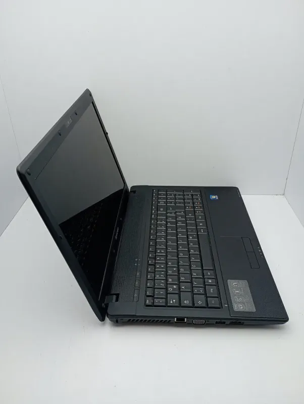 Ноутбук Lenovo G560 / 15.6" (1366x768) TN / Intel Core i3-370M (2 (4) ядра по 2.4 GHz) / 8 GB DDR3 / 320 GB HDD / Intel HD Graphics / WebCam б/в - зображення 5