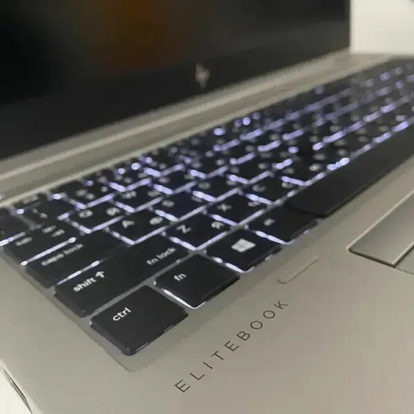 Ультрабук Б-клас HP EliteBook 850 G5 / 15.6" (1920x1080) IPS/ Intel Core i5-8350U (4 (8) ядра по 1.7 - 3.6 GHz) / 16 GB DDR4 / 256 GB SSD / Intel UHD Graphics 620 / WebCam / Fingerprint б/в - зображення 6
