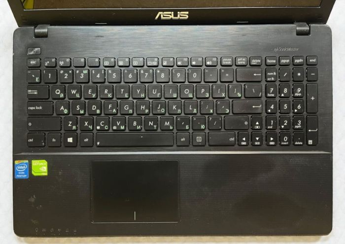 Ноутбук Б-клас Asus X552C / 15,6" (1366x768) TN / Intel Pentium 2117U (2 ядра по 1,8 ГГц) / 8 ГБ DDR3 / 120 ГБ SSD / Intel HD Graphics / WebCam б/в - зображення 2