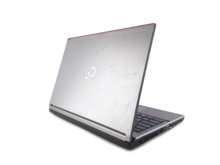 Ноутбук Fujitsu LifeBook E736 / 13.3" (1366x768) TN / Intel Core i5-6200U (2 (4) ядра по 2.3 - 2.8 GHz) / 8 GB DDR4 / 240 GB SSD / Intel HD Graphics 520 / WebCam б/в - зображення 2