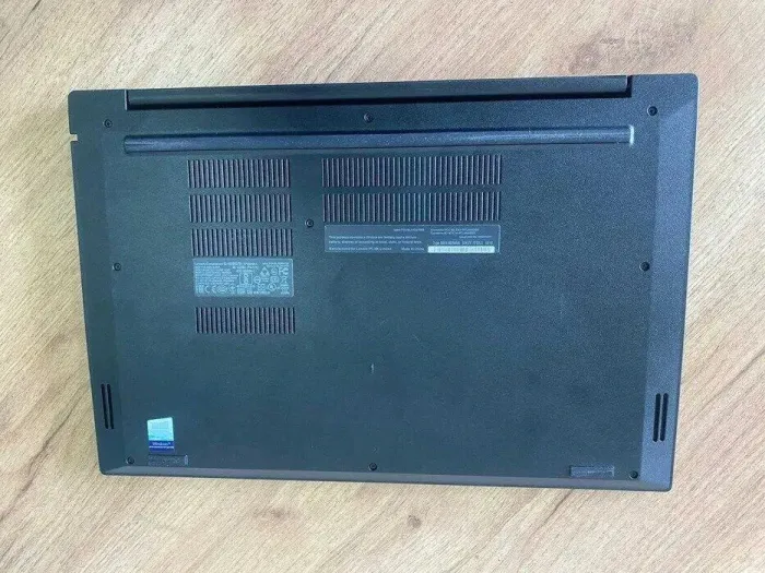 Ноутбук Lenovo ThinkPad E580 / 15.6" (1366x768) TN / Intel Core i5-7200U (2 (4) ядра по 2.5 - 3.1 GHz) / 8 GB DDR4 / 180 GB SSD / Intel UHD Graphics 620 / WebCam / HDMI б/в - зображення 7