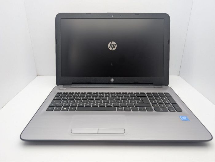 Ноутбук HP 250 G5 / 15.6" (1366x768) TN / Intel Celeron N3060 (2 ядра по 1.6 - 2.48 GHz) / 8 GB DDR3 / 120 GB SSD / Intel HD Graphics 400 / WebCam / DVD-ROM б/в - зображення 2