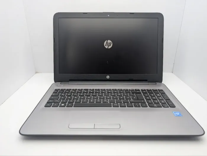 Ноутбук HP 250 G5 / 15.6" (1366x768) TN / Intel Celeron N3060 (2 ядра по 1.6 - 2.48 GHz) / 8 GB DDR3 / 120 GB SSD / Intel HD Graphics 400 / WebCam / DVD-ROM б/в - зображення 2