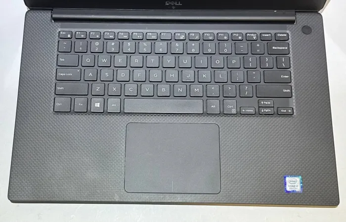 Мобільна робоча станція Dell Precision 5530 / 15,6" (1920x1080) IPS / Intel Core i7-8850H (6 (12) ядра по 2,6 - 4,3 ГГц) / 16 ГБ DDR4 / 256 ГБ SSD / nVidia Quadro P1000, 4 ГБ GDDR5, 128-біт / WebCam б/в - зображення 3