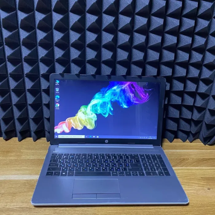 Ноутбук Б-клас HP 255 G7 / 15.6" (1366x768) TN / AMD Ryzen 3 3200U (2 (4) ядра по 2.6 - 3.5 GHz) / 8 GB DDR4 / 128 GB SSD / AMD Radeon Vega 3 Graphics / WebCam / DVD-ROM б/в - зображення 2