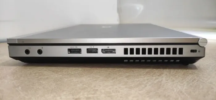 Ноутбук HP EliteBook 8470p / 14" (1366x768) TN / Intel Core i5-3230M (2 (4) ядра по 2.6 - 3.2 GHz) / 4 GB DDR3 / 320 GB HDD / Intel HD Graphics 4000 / WebCam б/в - зображення 4