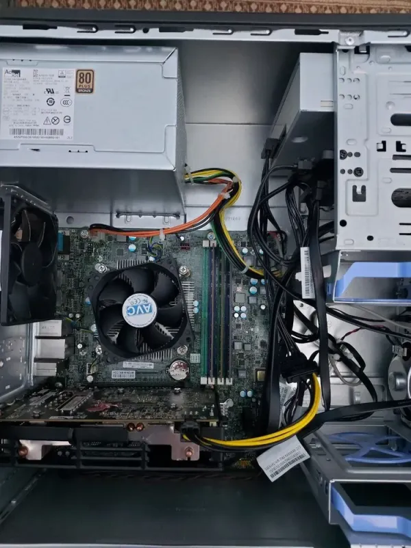 Комплект: Lenovo ThinkCentre M800 Tower / Intel Core i5-6500 (4 ядра по 3.2 - 3.6 GHz) / 16 GB DDR4 / 240 GB SSD + 512 GB SSD / AMD Radeon RX 570, 4 GB GDDR5, 128-bit / 350W / DVD-ROM + Монітор LG 24MB37PM-B / 24" (1920x1080) IPS + Кабелі DVI та живле б/в - зображення 4