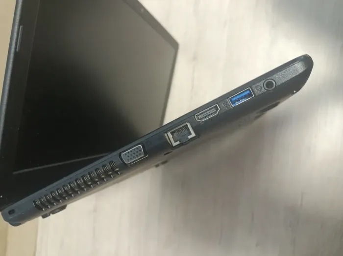 Ноутбук Acer Aspire E1-570G / 15.6" (1366x768) TN / Intel Core i3-3217U (2 (4) ядра по 1.8 GHz) / 4 GB DDR3 / 500 GB HDD / Intel HD Graphics 4000 / WebCam / VGA б/в - зображення 5