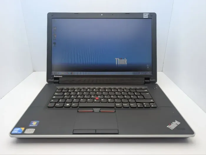 Ноутбук Lenovo ThinkPad Edge 15 / 15.6" (1366x768) TN / Intel Core i3-370M (2 (4) ядра по 2.4 GHz) / 6 GB DDR3 / 500 GB HDD / Intel HD Graphics / WebCam / DVD-ROM б/в - зображення 2