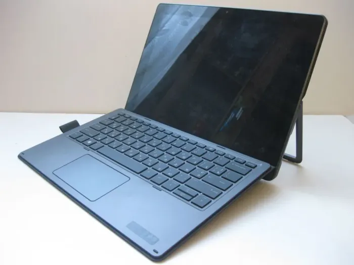 Нетбук-трансформер HP Pro x2 612 G2 / 12" (1920x1280) IPS Touch / Intel Core i5-7Y57 (2 (4) ядра по 1.2 - 3.3 GHz) / 8 GB DDR3 / 256 GB SSD / Intel HD Graphics 615 / WebCam / Win 10 Pro б/в - зображення 4